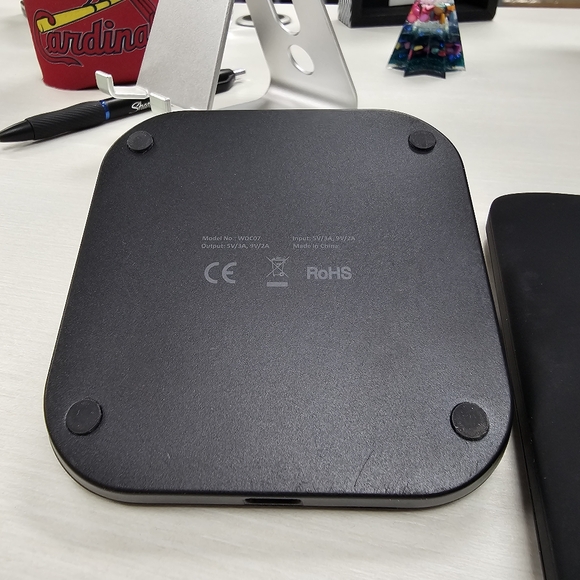 Samsung phone charger and dock. - Picture 4 of 6